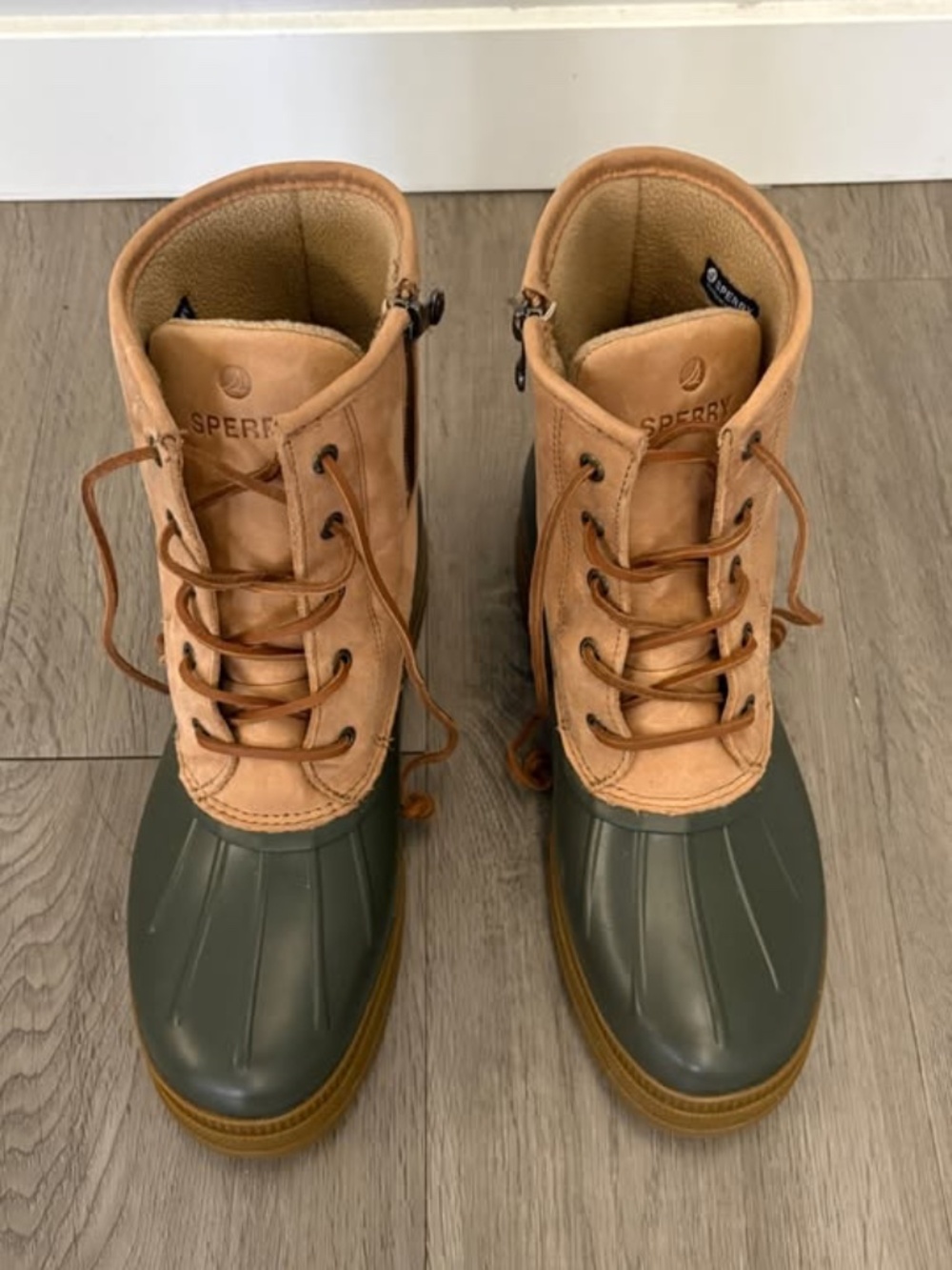 Sperry Snow Wms Boots size 11